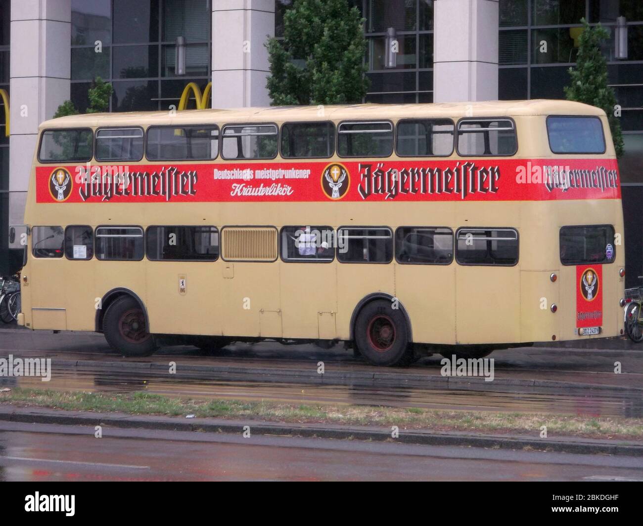 Ein von 1965 bis 1974 gebauter und seinerzeit im West-Berliner Stadtbild weit verbreiteter Autobus. Stock Photo