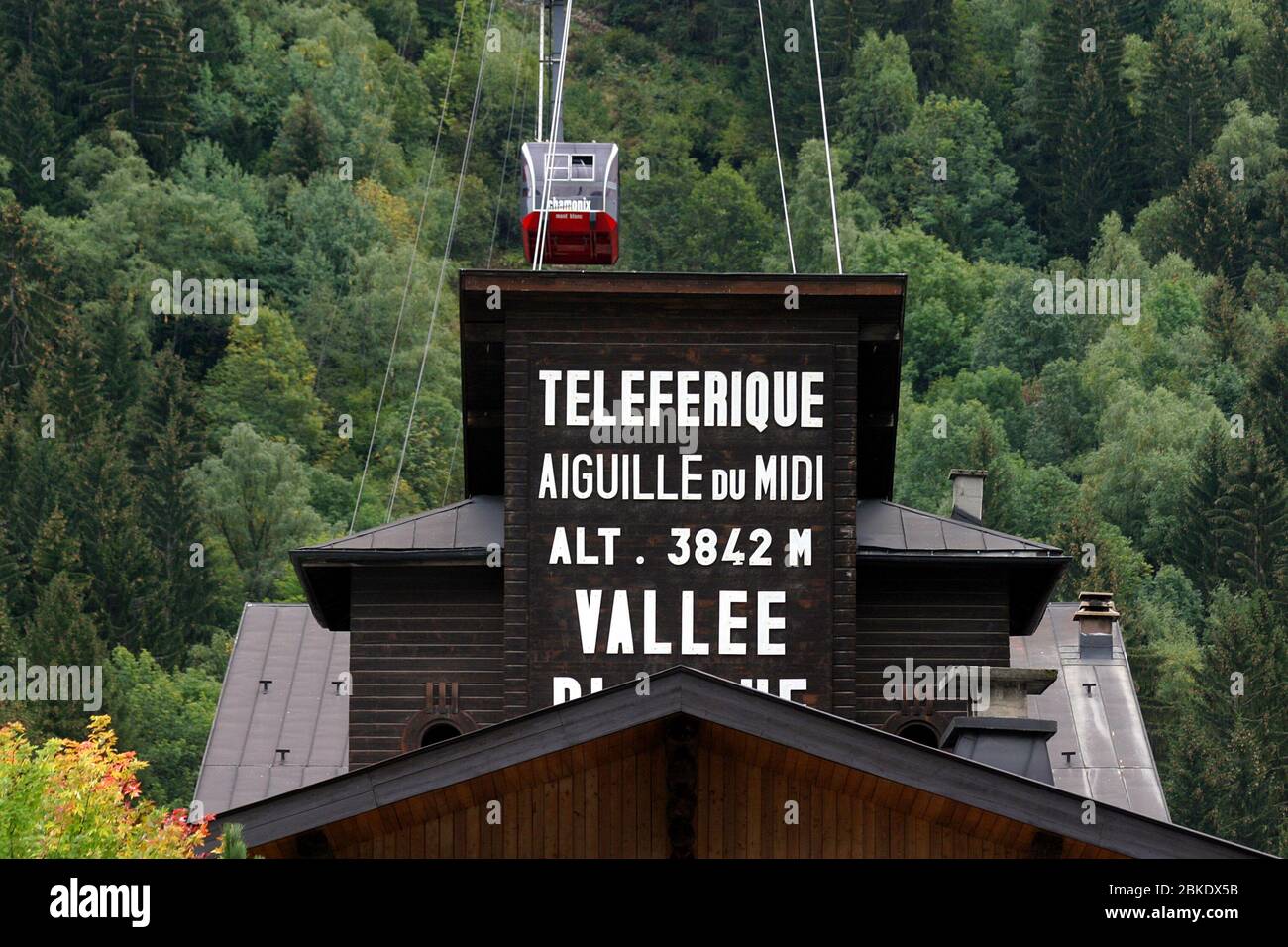 Cable railway aiguille du midi hi-res stock photography and images - Alamy