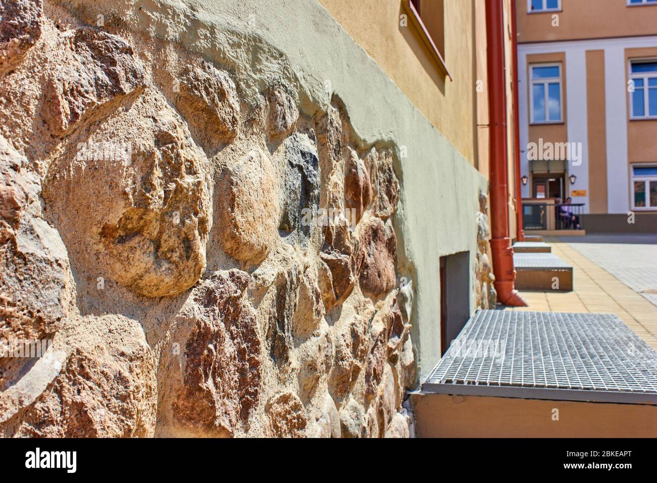 Building wall of stones hi-res stock photography and images - Alamy