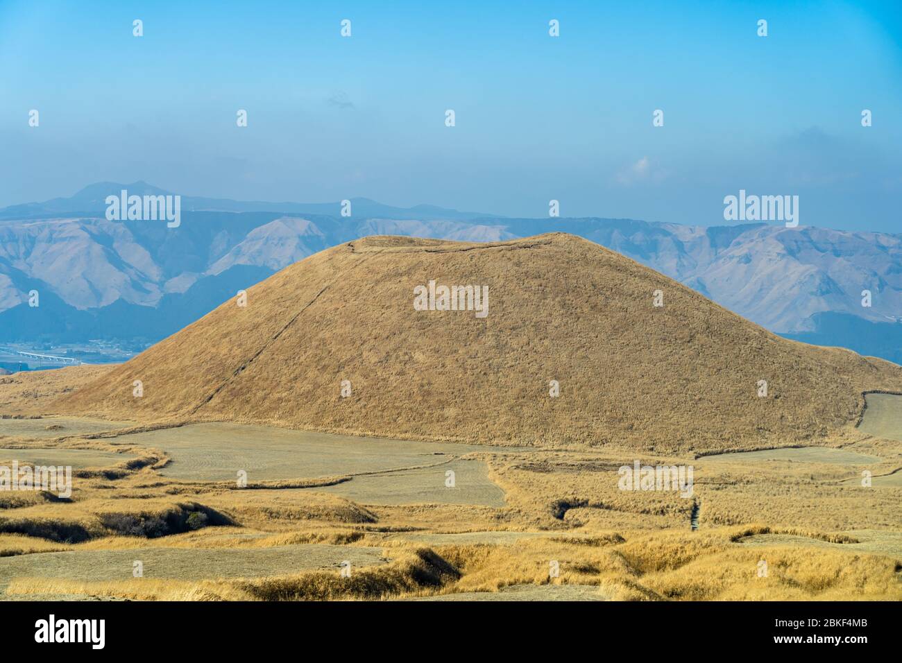 Komezuka In January A Volcanic Cone In Aso Kuju National Park A Grass Field Covers The Surrounding Area And The Surface Of It Kumamoto Prefecture Stock Photo Alamy