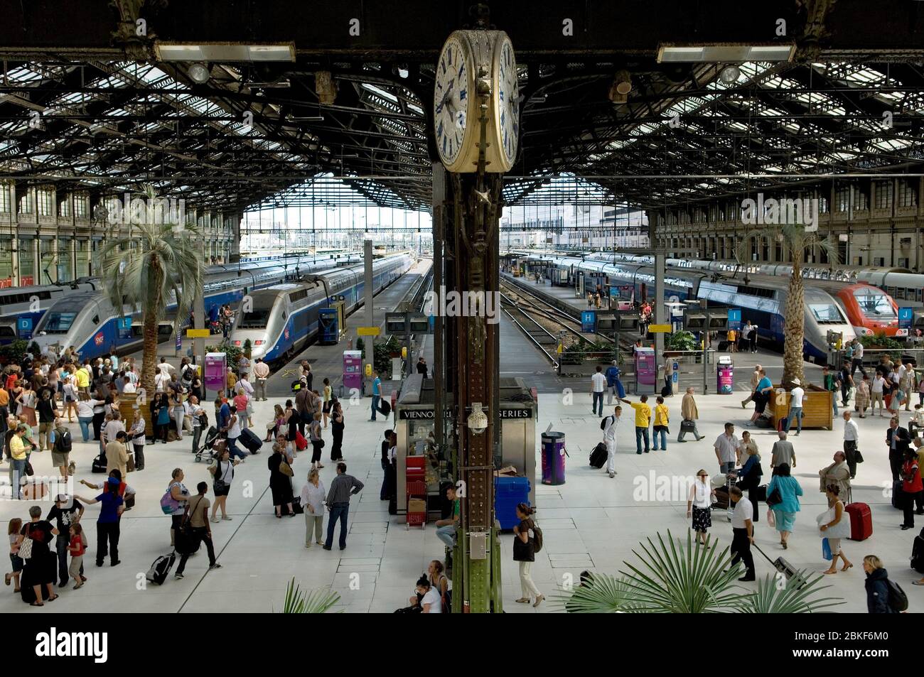 People and TGV trains, Gare de Lyon , Paris, France Stock Photo Alamy