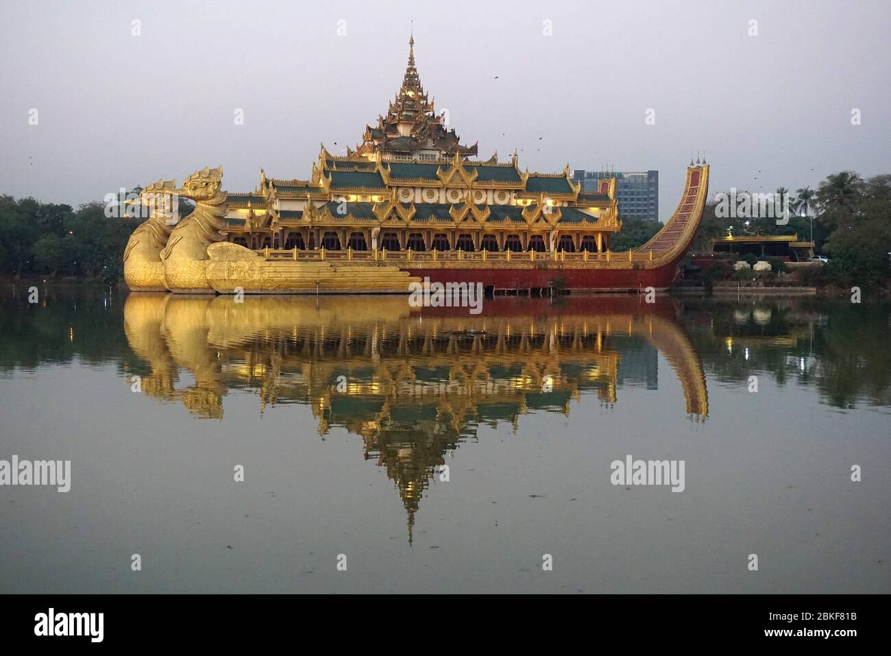 Yangon, Birma. 11th Feb, 2020. firo: 11.02.2020 Travel, tourism, tourism, Asia, country and people Myanmar, Yangon | usage worldwide Credit: dpa/Alamy Live News Stock Photo