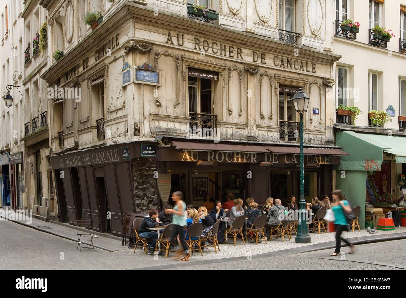 Au Rocher du Cancale Cafe restaurant, Rue Montorgueil, Paris, France Stock Photo