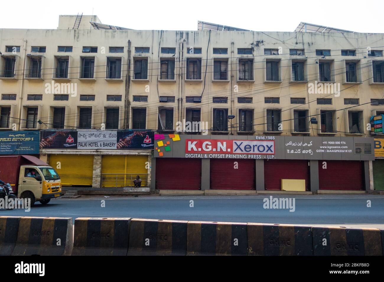 Hyderabad, India. 03 May, 2020. Shuttered businesses near Lakdikapul in Hyderabad city,during government imposed nationwide lockdown in wake of the co Stock Photo