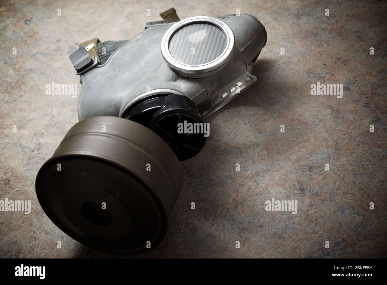 Old army gas mask hi-res stock photography and images - Alamy