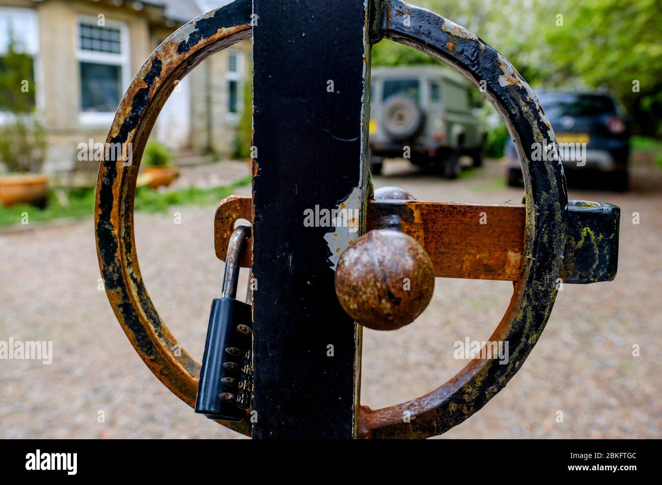 Keep gate closed hires stock photography and images Alamy