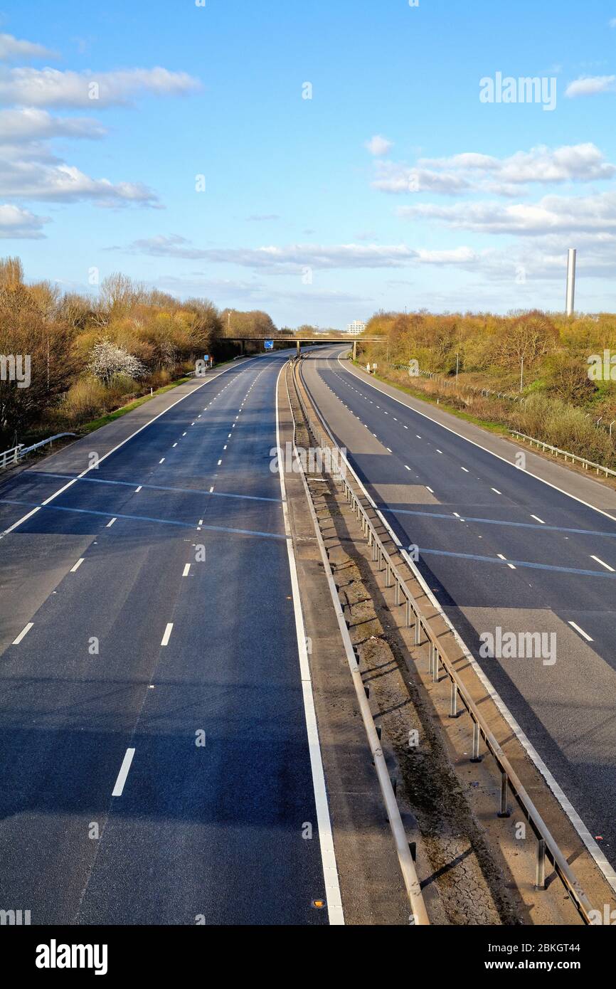 Empty m3 motorway hi-res stock photography and images - Alamy