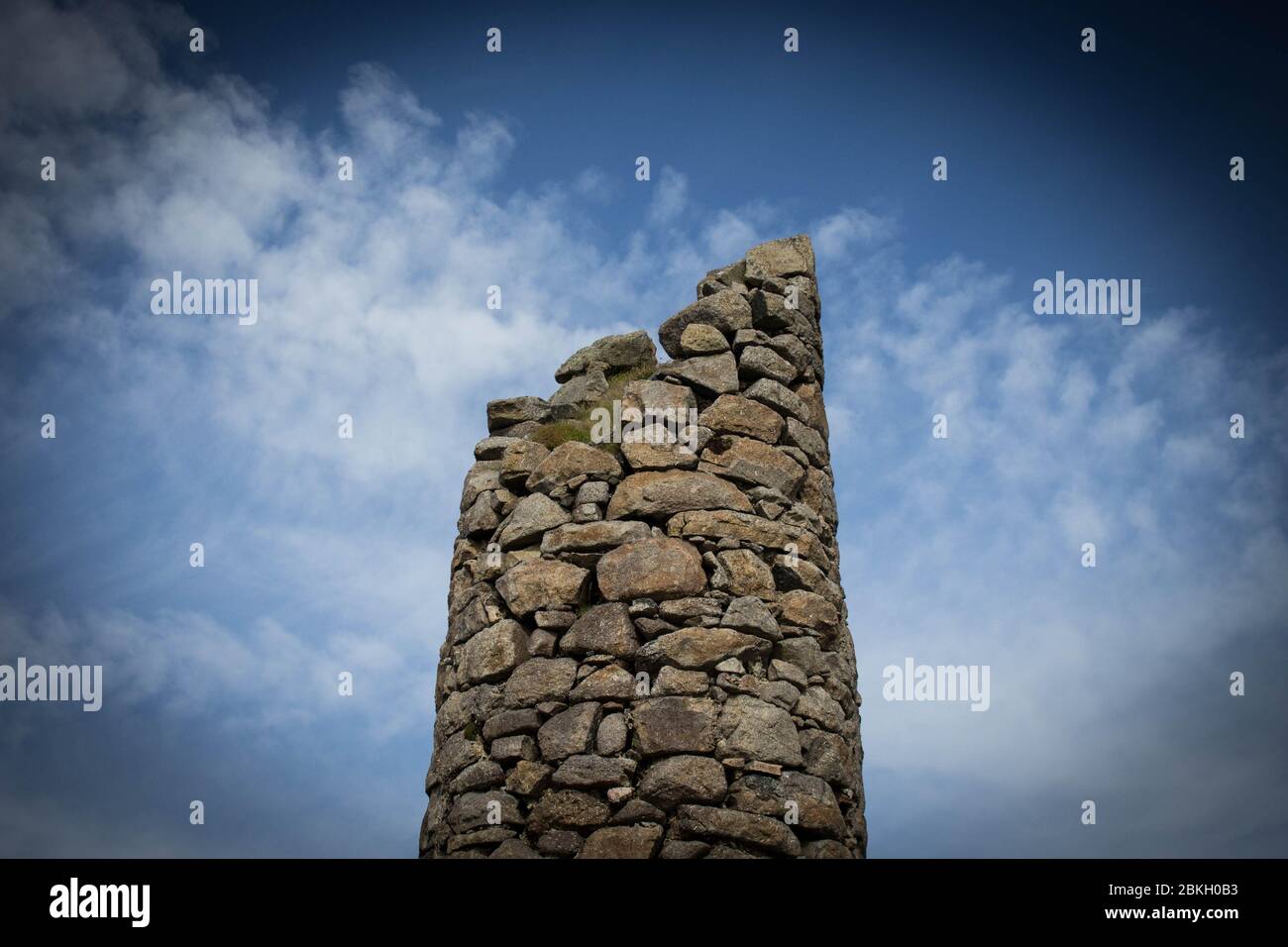 Chimney ruins on the Cornish Tin Coast Stock Photo