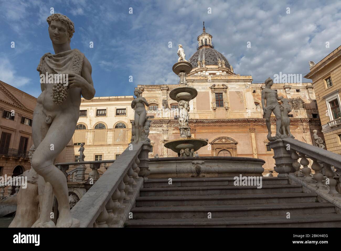 Palermo Fountain in Sicily Stock Photo Alamy