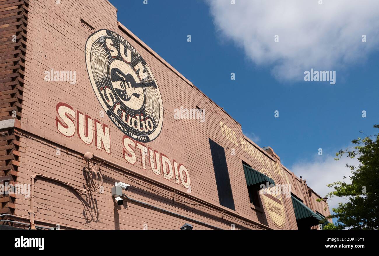 Sun Studio in Memphis  Originally founded by Sam Phillips as Memphis Recording Service, Sun (Records) Studio is hailed as 'the birthplace of rock-n-ro Stock Photo