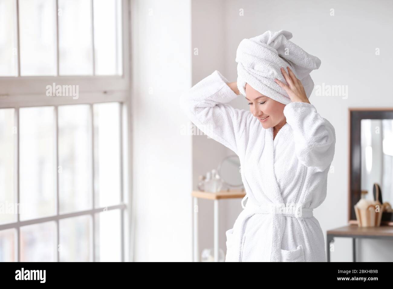 Mature woman shower hi-res stock photography and images - Alamy