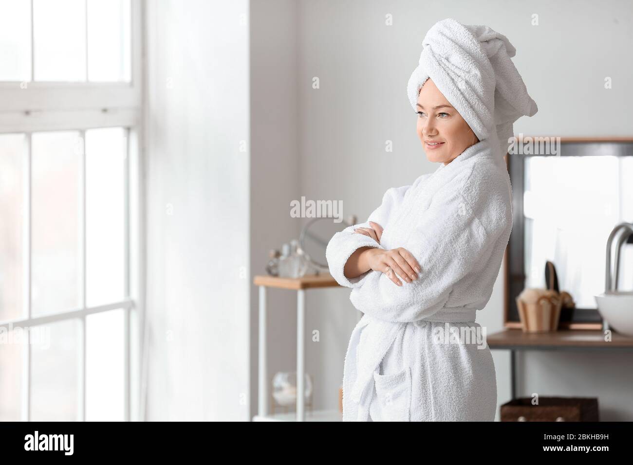 Mature woman shower wash hi-res stock photography and images - Alamy