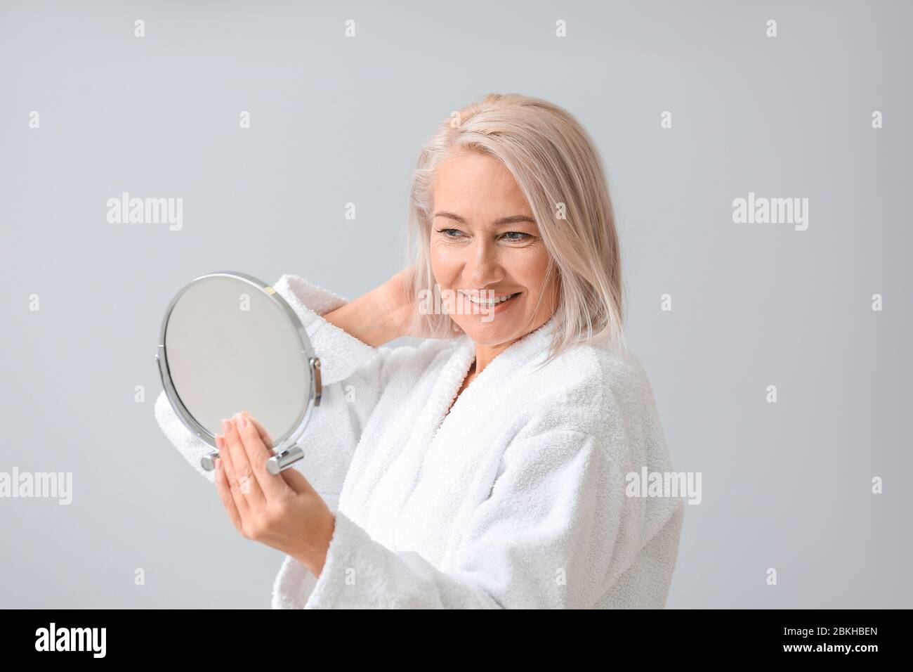 Mature woman shower happy hi-res stock photography and images - Alamy
