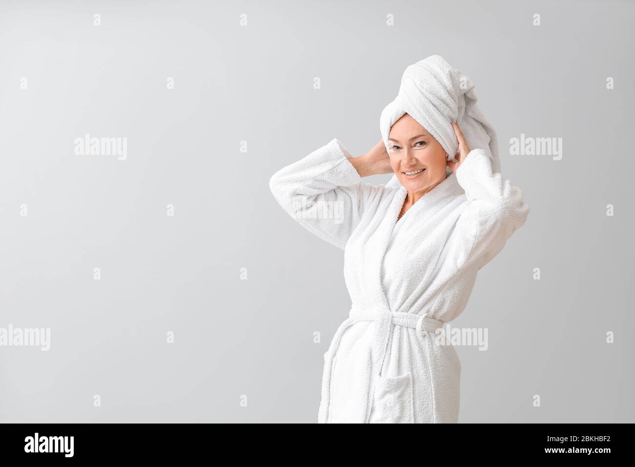 Mature woman shower happy hi-res stock photography and images - Alamy