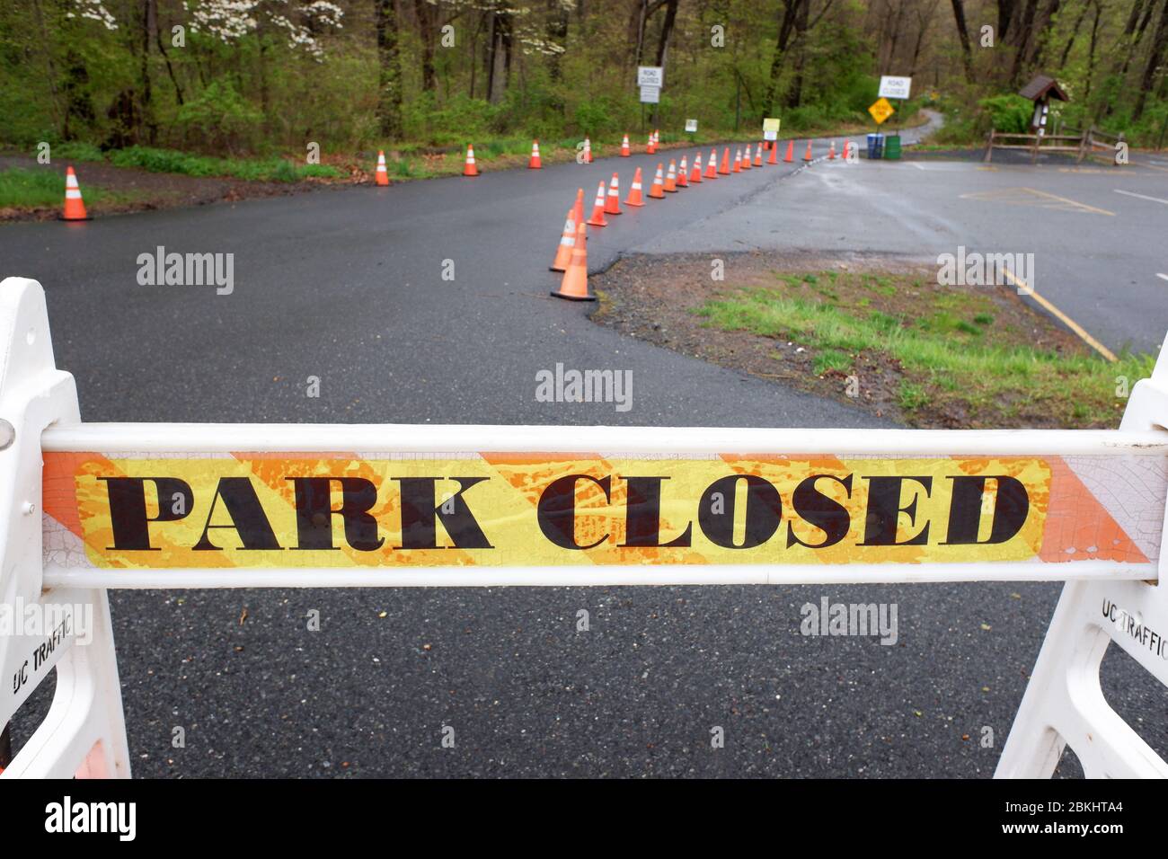 Park closed Roadblock with Park Closed warning sign at the entrance to the deserted Village of Feltville during lockdown of covid-19 coronavirus pandemic outbreak. Watchung Reservation, Berkeley Heights.New Jersey.USA Stock Photo