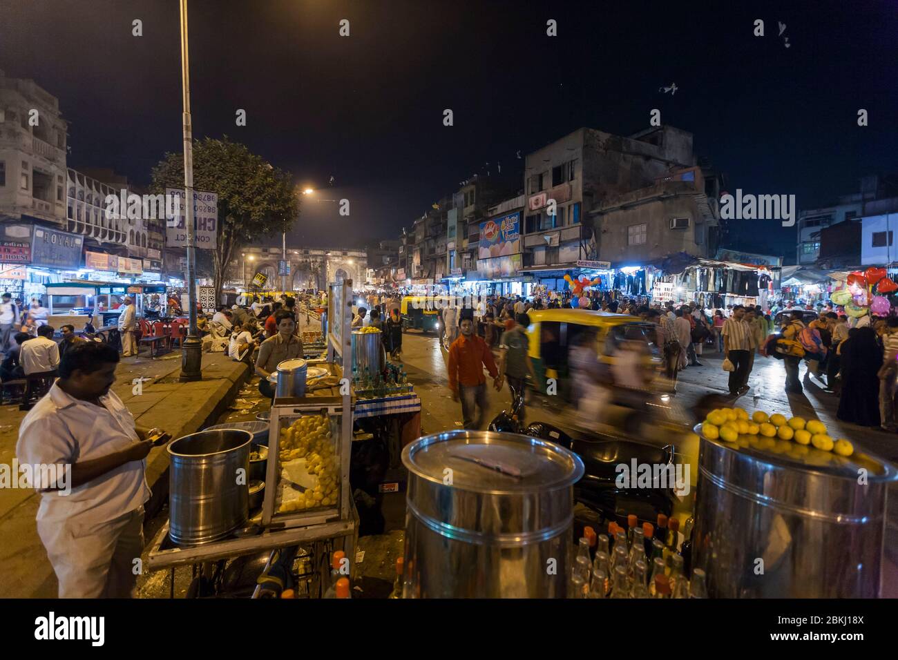 Busy street india hires stock photography and images Alamy