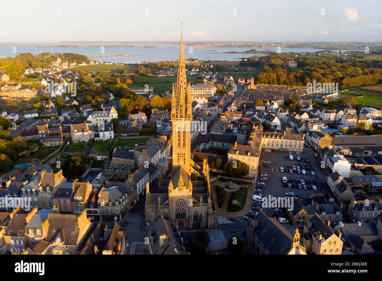 France, Finistere, Saint Pol de Léon, Notre-Dame-du-Kreisker chapel which has a gothic bell tower with the highest spire in Brittany with 78 m (aerial view) Stock Photo