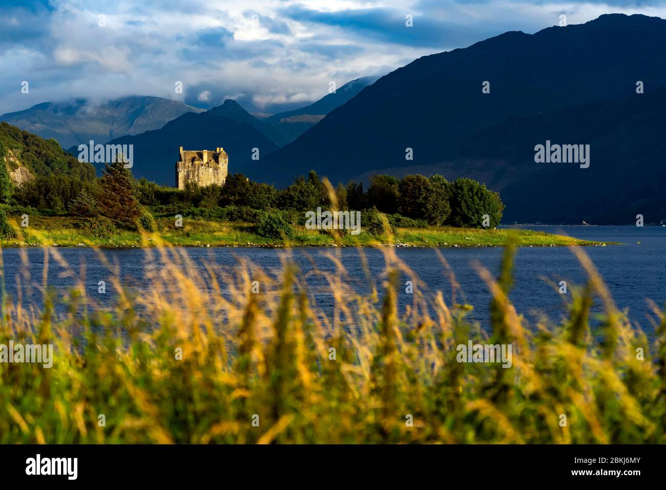United Kingdom, Scotland, Highlands, Ross & Cromarty County, Dornie, Eilean Donan Castle at the entrance to Loch Duich Stock Photo