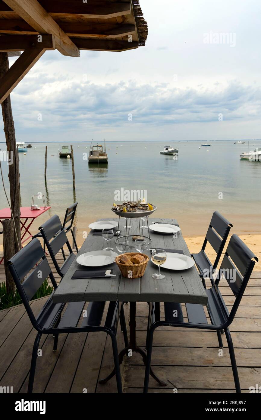 France, Gironde, Bassin d'Arcachon, Cap-Ferret, Jacquet, the Conche oyster  hut Stock Photo - Alamy
