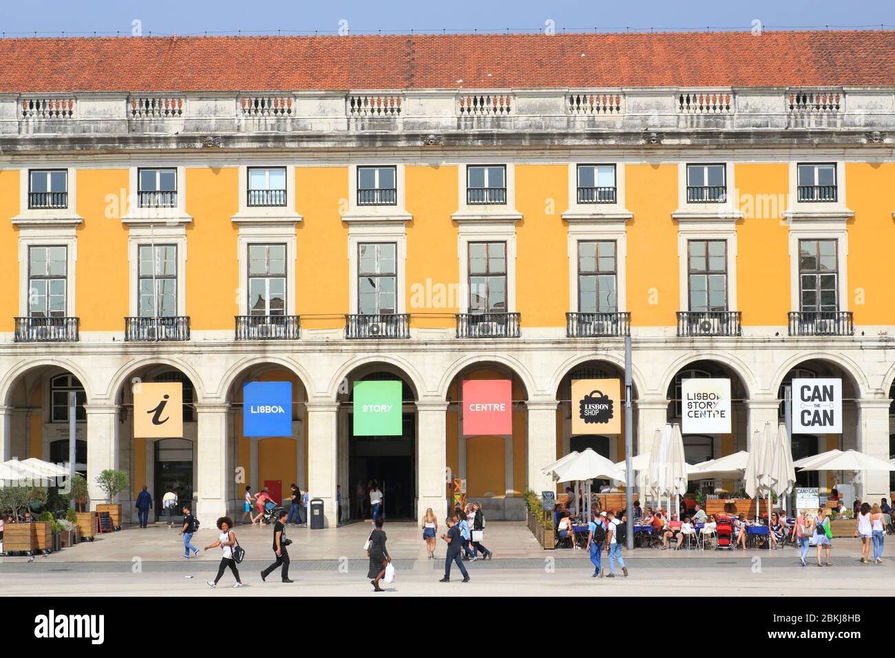 Portugal, Lisbon, Baixa, Praça do Comércio (Commerce Square), 18th century facade with the entrance to Lisboa Story Center Stock Photo