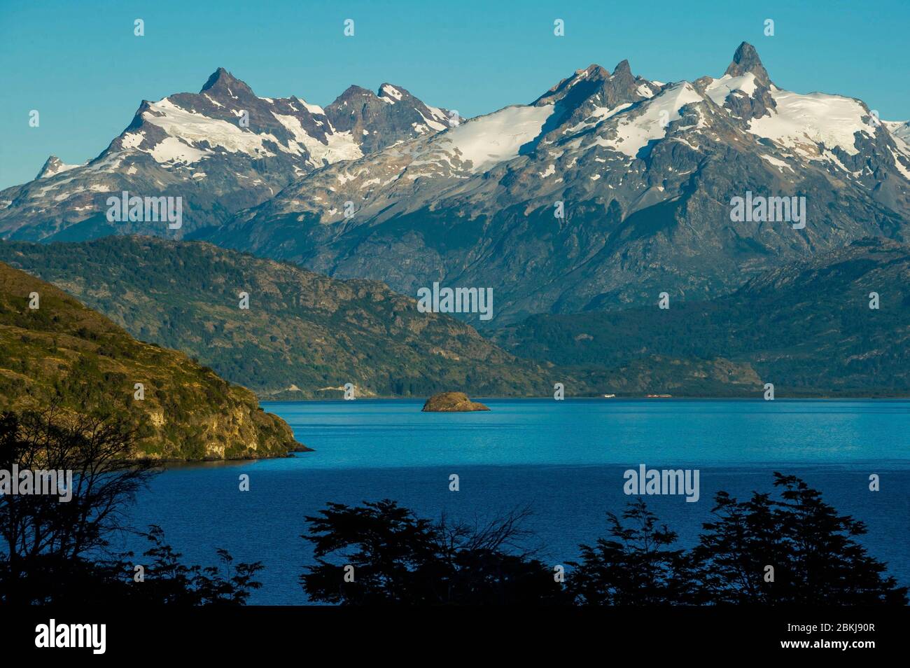 Chile, Patagonia, Aysen, Coyhaique, General Carrera lake, under the foothills of Mount San Valentin 4058m Stock Photo