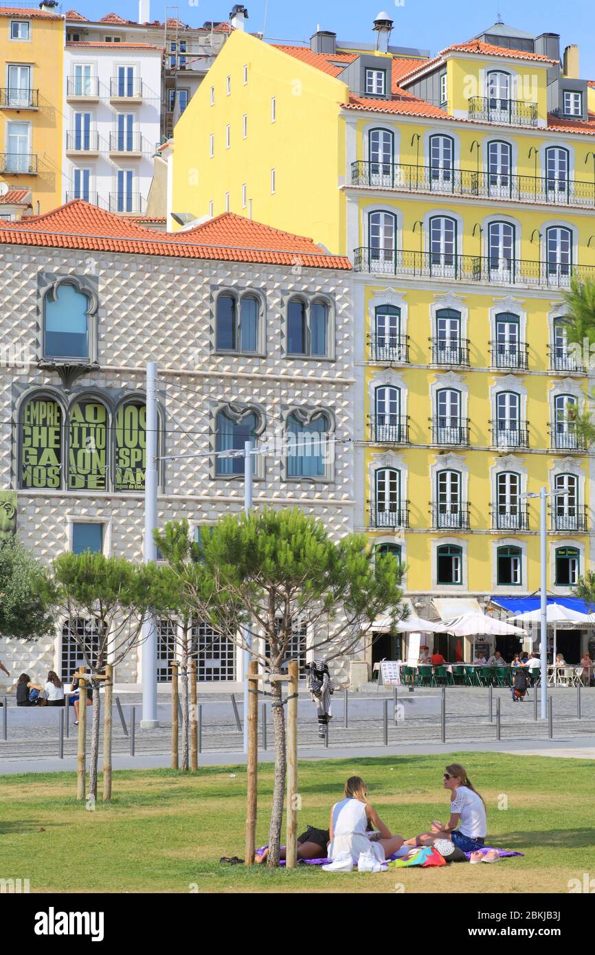 Portugal, Lisbon, Alfama, Casa dos Bicos built in 1523 from Campo das Cebolas, the House of Brás de Albuquerque which houses the José Saramago Foundation is recognizable by its facade covered with cut stones in the shape of a diamond point Stock Photo