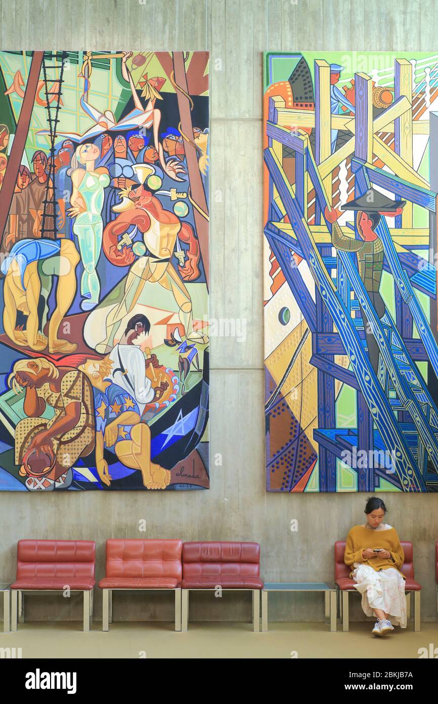 Portugal, Lisbon, Avenidas Novas, Calouste-Gulbenkian foundation, 1950s wall hangings by José de Almada Stock Photo