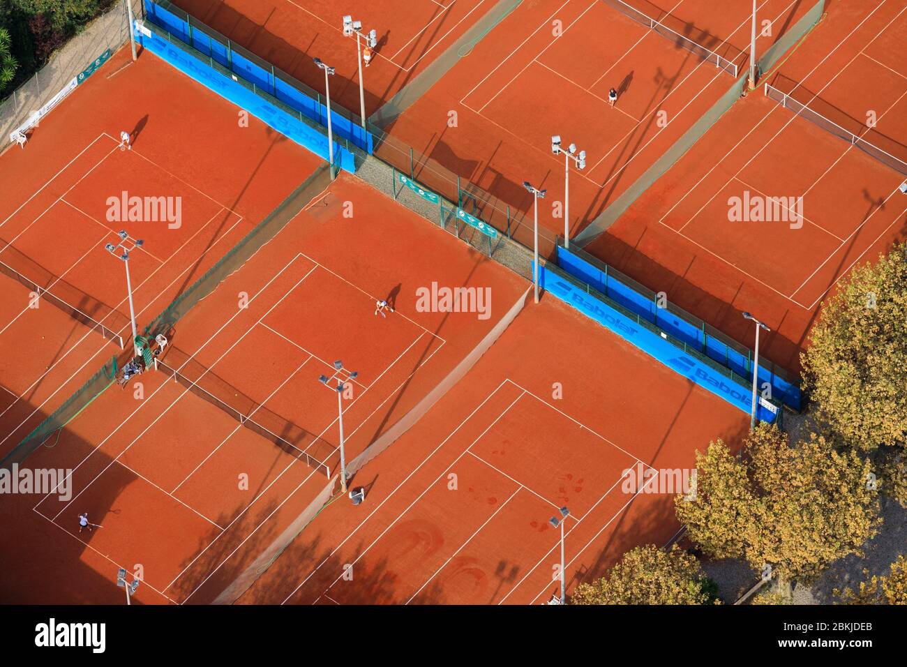 France, Bouches du Rhone, Marseille, 8th arrondissement, Perier district,  Club William tennis court, clay courts (aerial view Stock Photo - Alamy