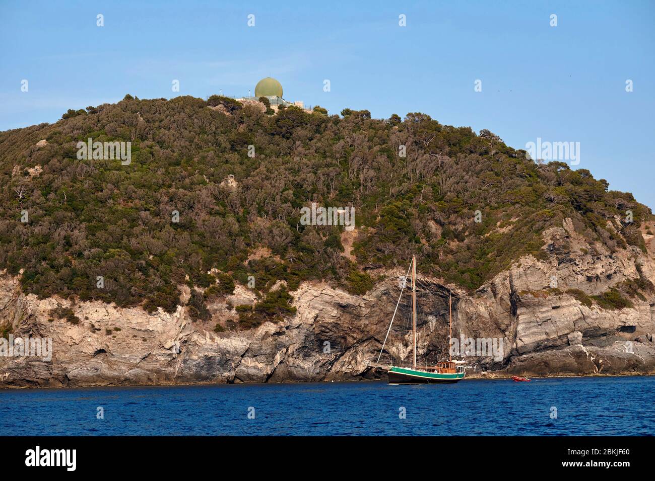 France, Var, Hyeres, Giens Peninsula from the sea, Ground radar between La Madrague and Pointe des Chevaliers Stock Photo