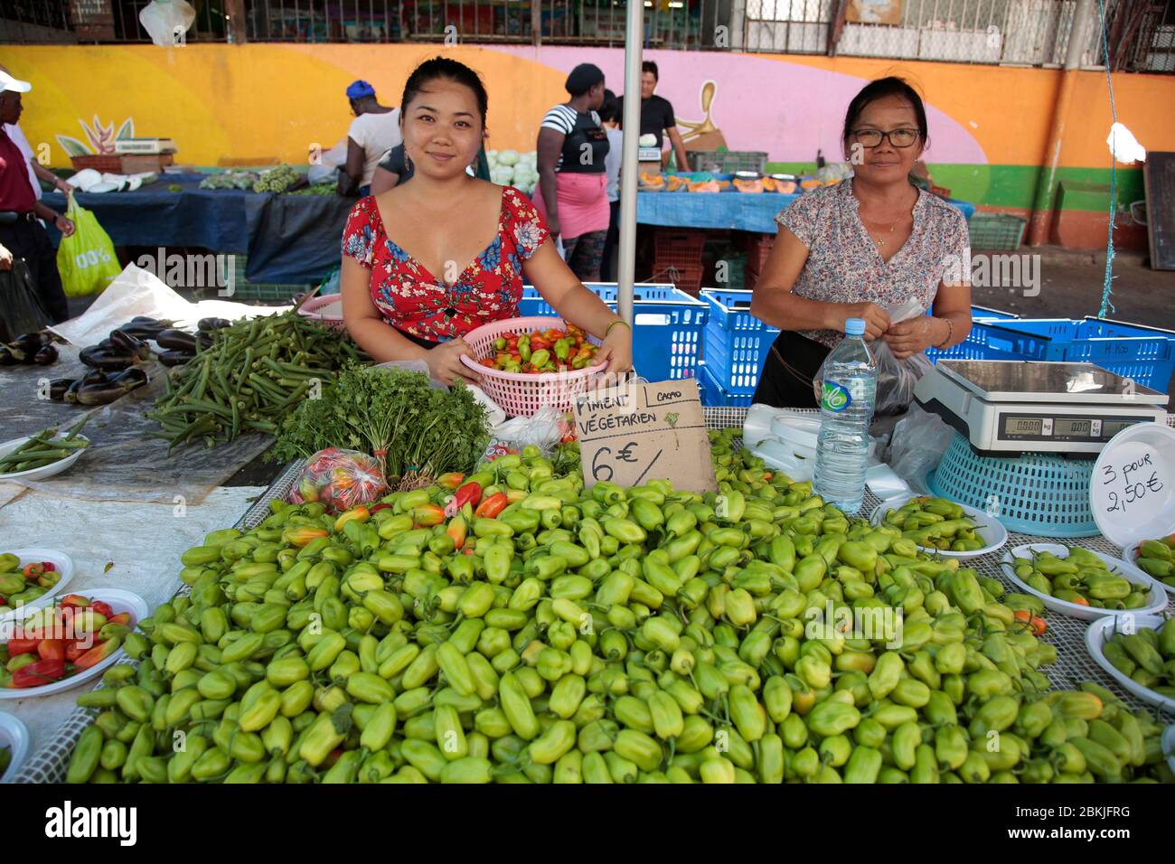 France, Guyana, Cayenne, the market, the Hmongs supply 70 of the fruits and vegetables of