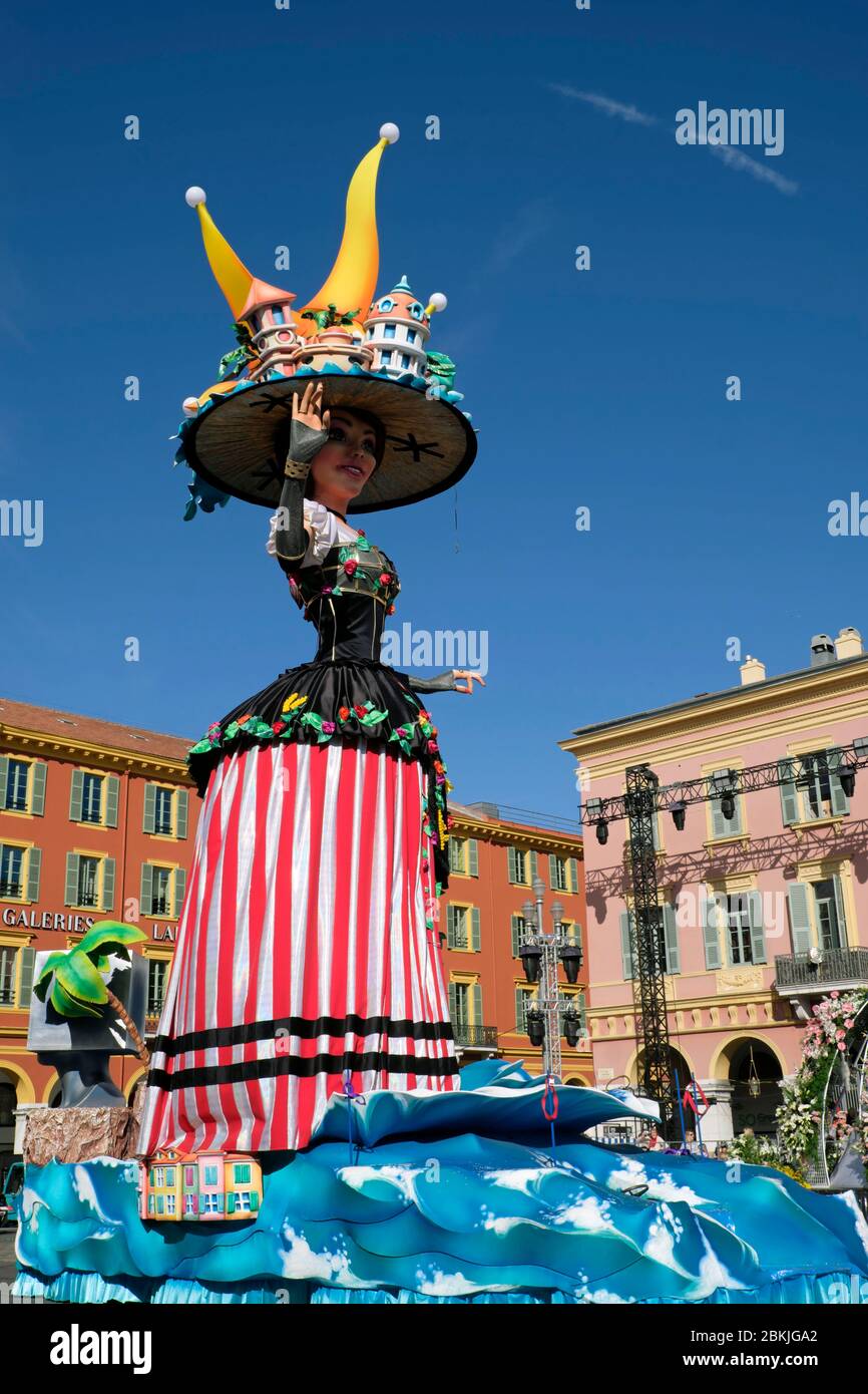 France, Alpes Maritimes, Nice, Place Massena, Carnaval de Nice, Bataille de fleurs, parade, chariot Stock Photo