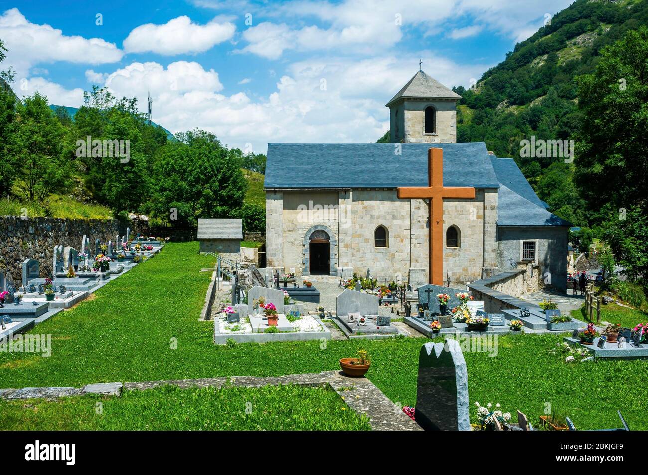 France, Hautes-Pyrenees, Gavarnie-Gèdre, Pyrenees National Park, Notre-Dame du Bon-Port church, cemetery, tombs of the Pyreneanism pioneers Stock Photo