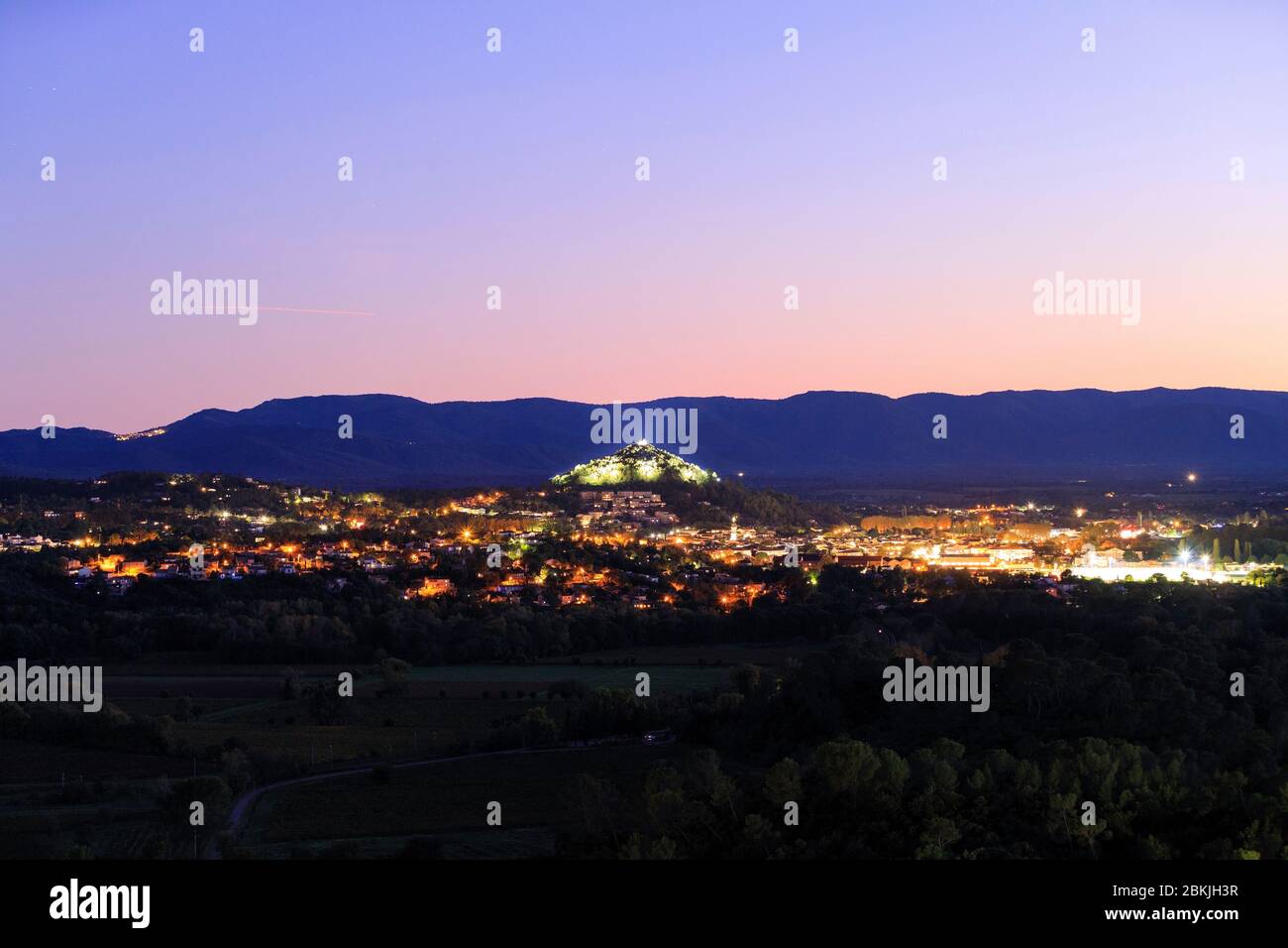 France, Var, Dracenie, Vidauban, view of the village and the hill of