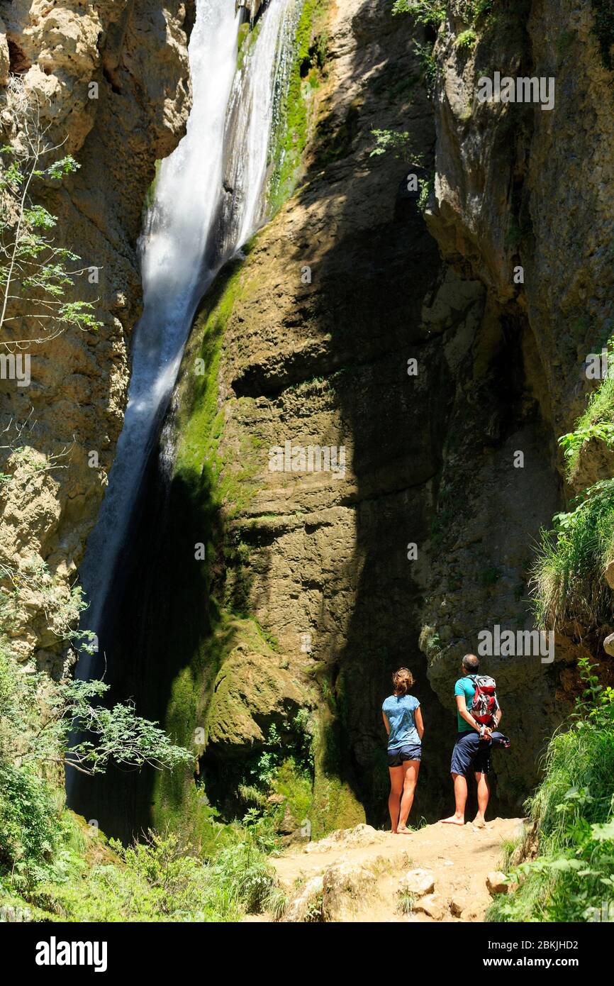 France, Drome, Vercors Regional Natural Park, Plan de Baix, La Druise waterfall, La Gervanne river, hike with La Pensee Sauvage, Detox center Stock Photo