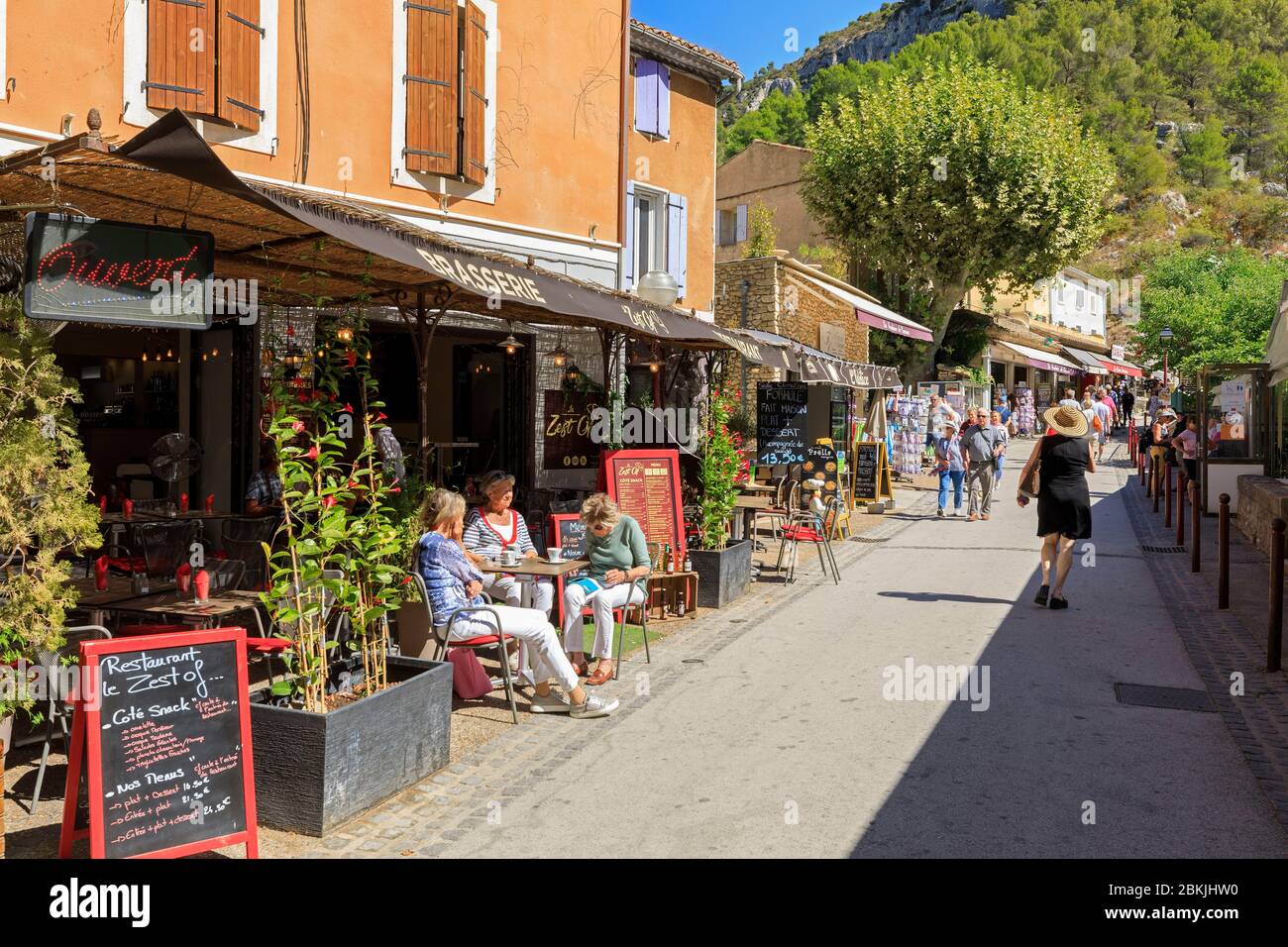France, Vaucluse, Fontaine de Vaucluse, street in the village Stock Photo