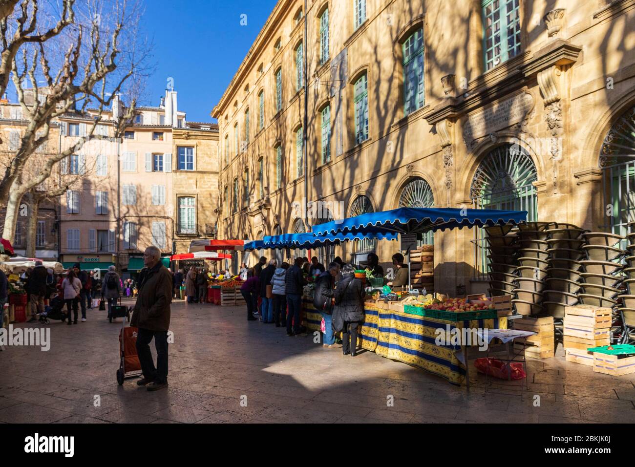 France, Bouches du Rhône, Aix en Provence, place Richelme, fruit and