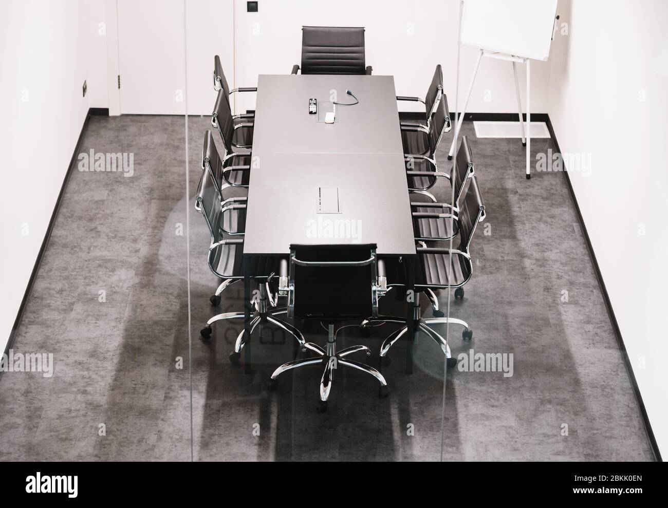 Modern meeting room hi-res stock photography and images - Alamy
