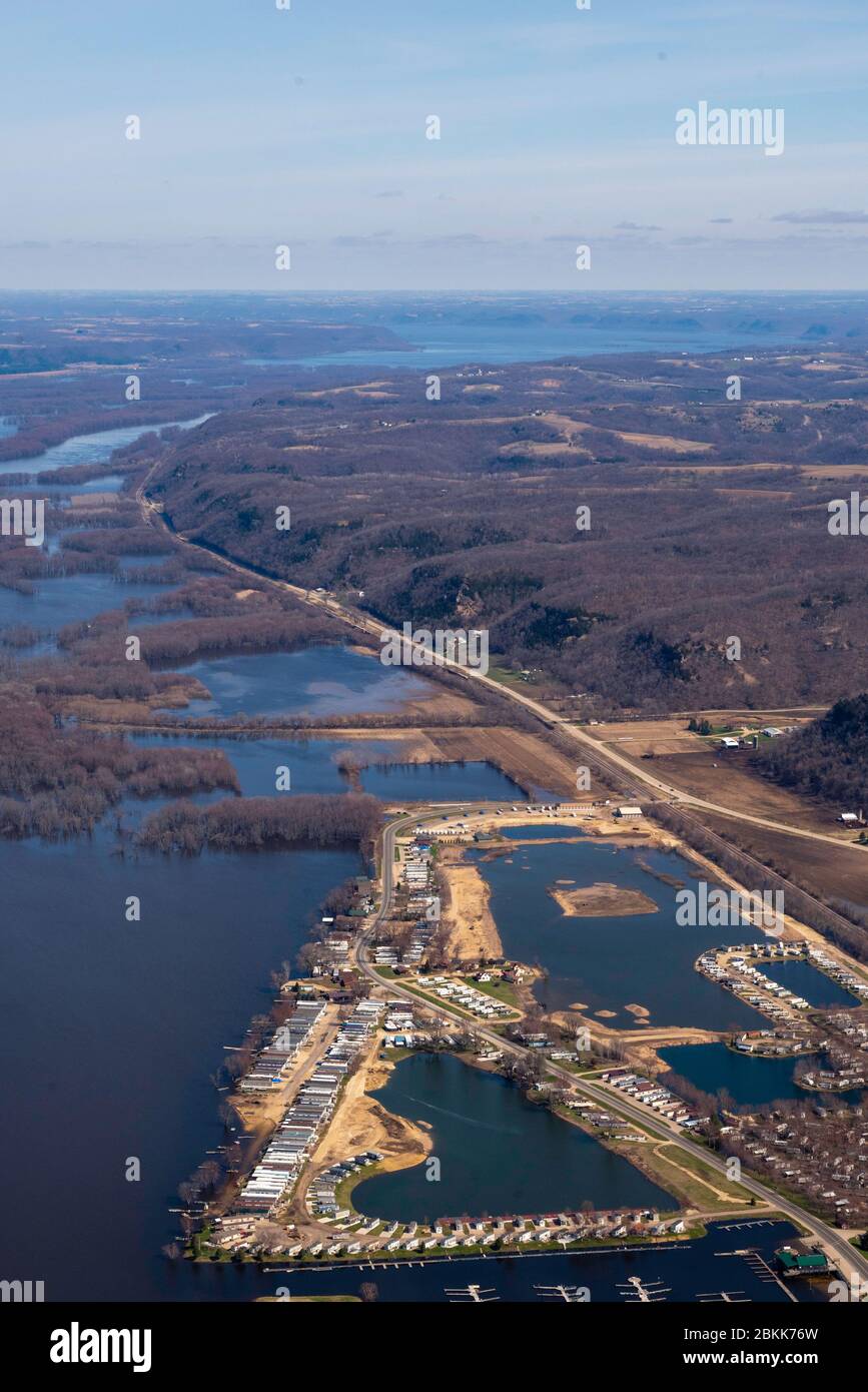 Aerial image the Mississippi River, looking north, near Prairie du