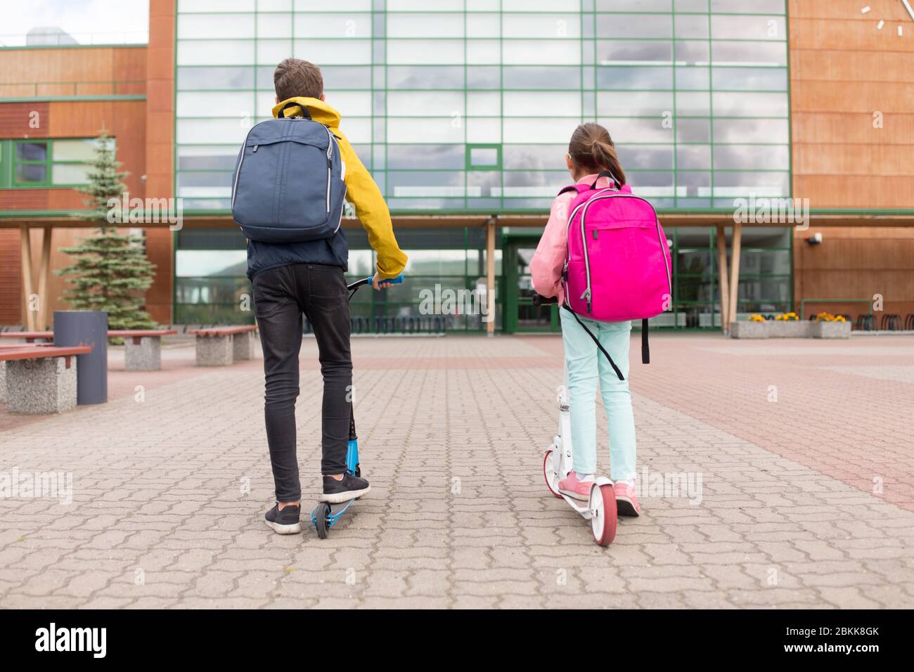 Children primary school rear view hi-res stock photography and images ...