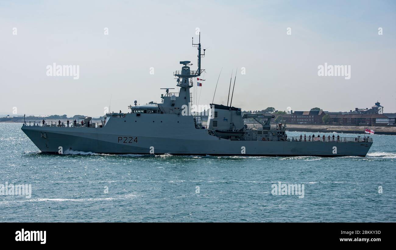 HMS Trent departing Portsmouth, UK on the 4th May 2020 during the coronavirus pandemic lockdown, the crew on deck showing a degree of social distancing where possible. Stock Photo