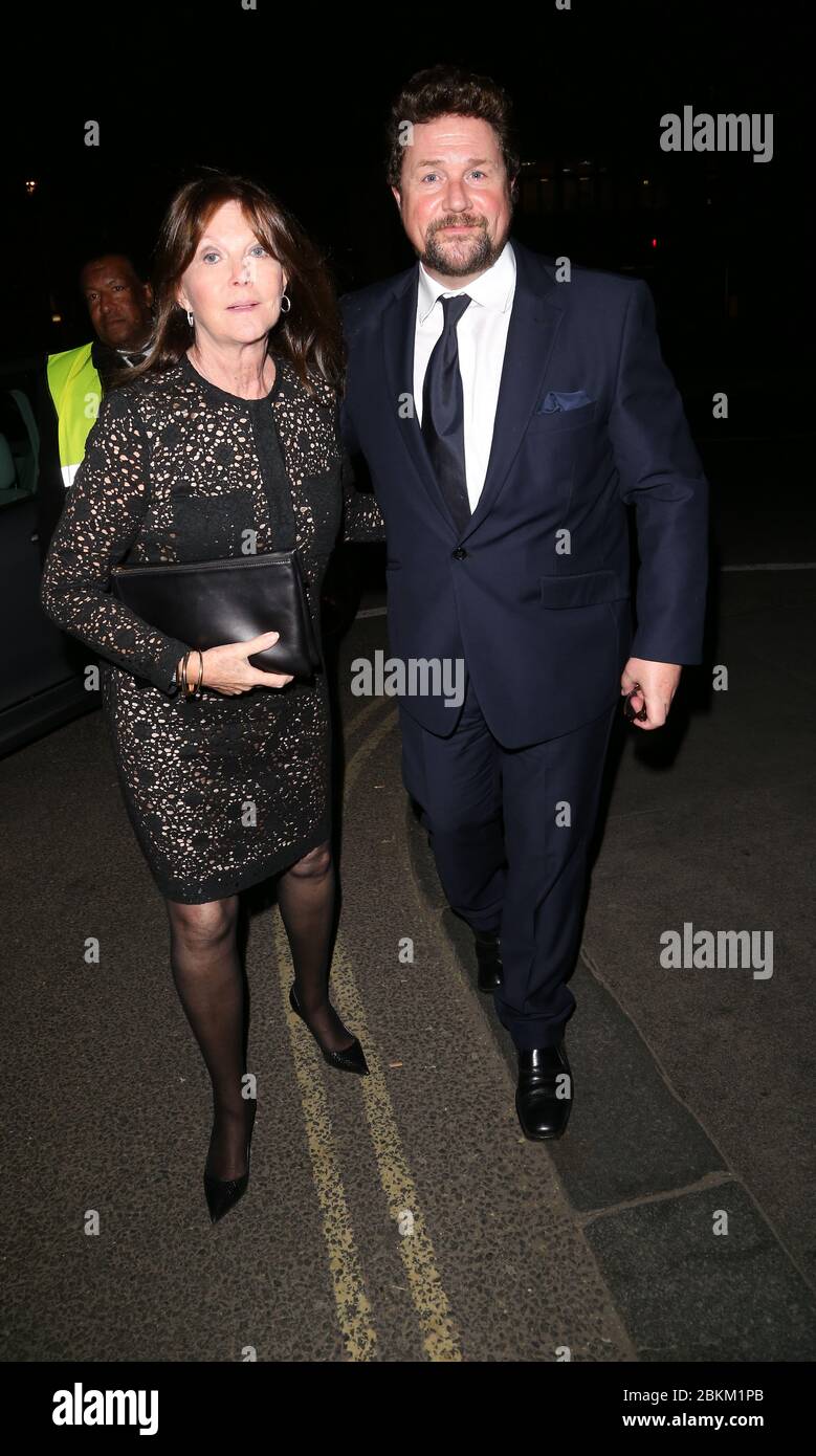 Michael Ball And Cathy Mcgowan Miss Saigon Cast Change Prince Edward Theatre London Britain Stock Photo Alamy Michael Ball And Cathy Mcgowan Miss Saigon Cast Change Prince Edward Theatre London Britain Stock Photo Alamy