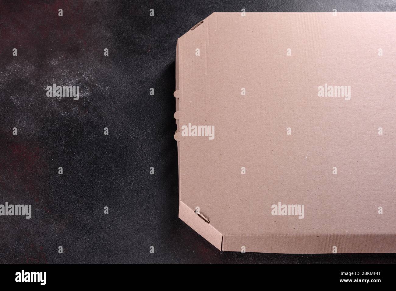 Download Pizza Box Closed High Resolution Stock Photography And Images Alamy PSD Mockup Templates