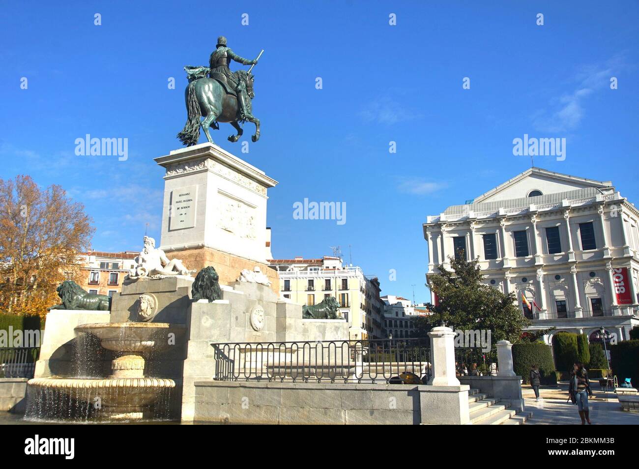 Visual Reference: Royal Palace Madrid People Sun Hi Res Stock Photography And