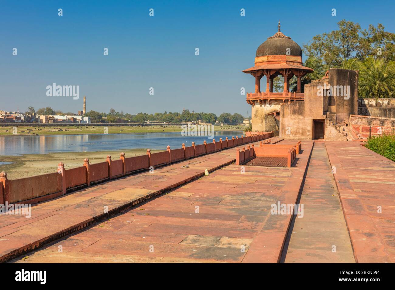 Itimad-ud-Daulah mausoleum, Baby Taj, Pavilion, Jamuna river, Agra, Uttar Pradesh, India Stock Photo