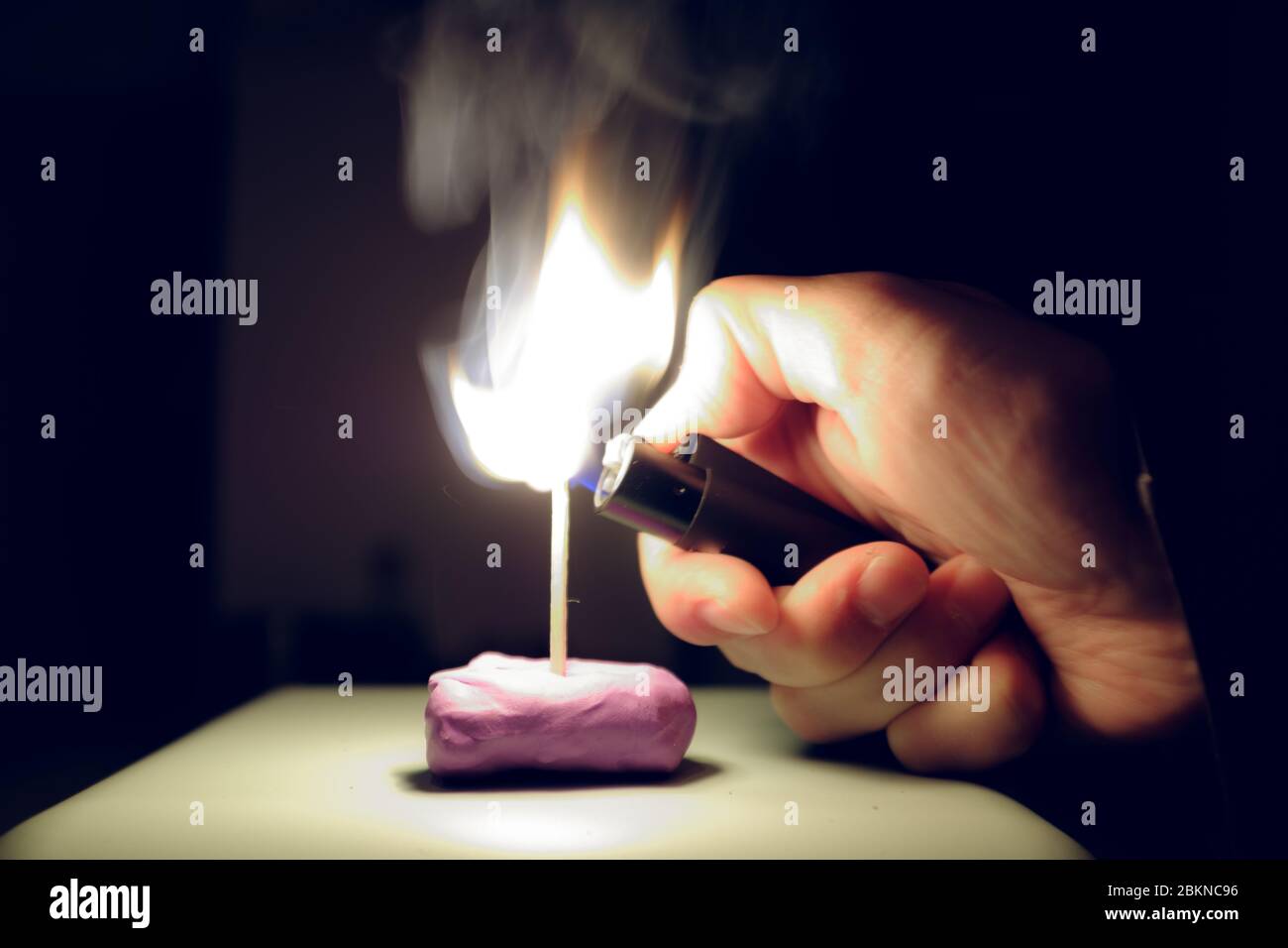 Lighting match stick hires stock photography and images Alamy