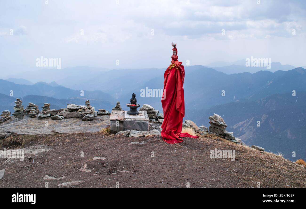 Shiv Linga at the top of mountain (Chandrashila Trek) Stock Photo