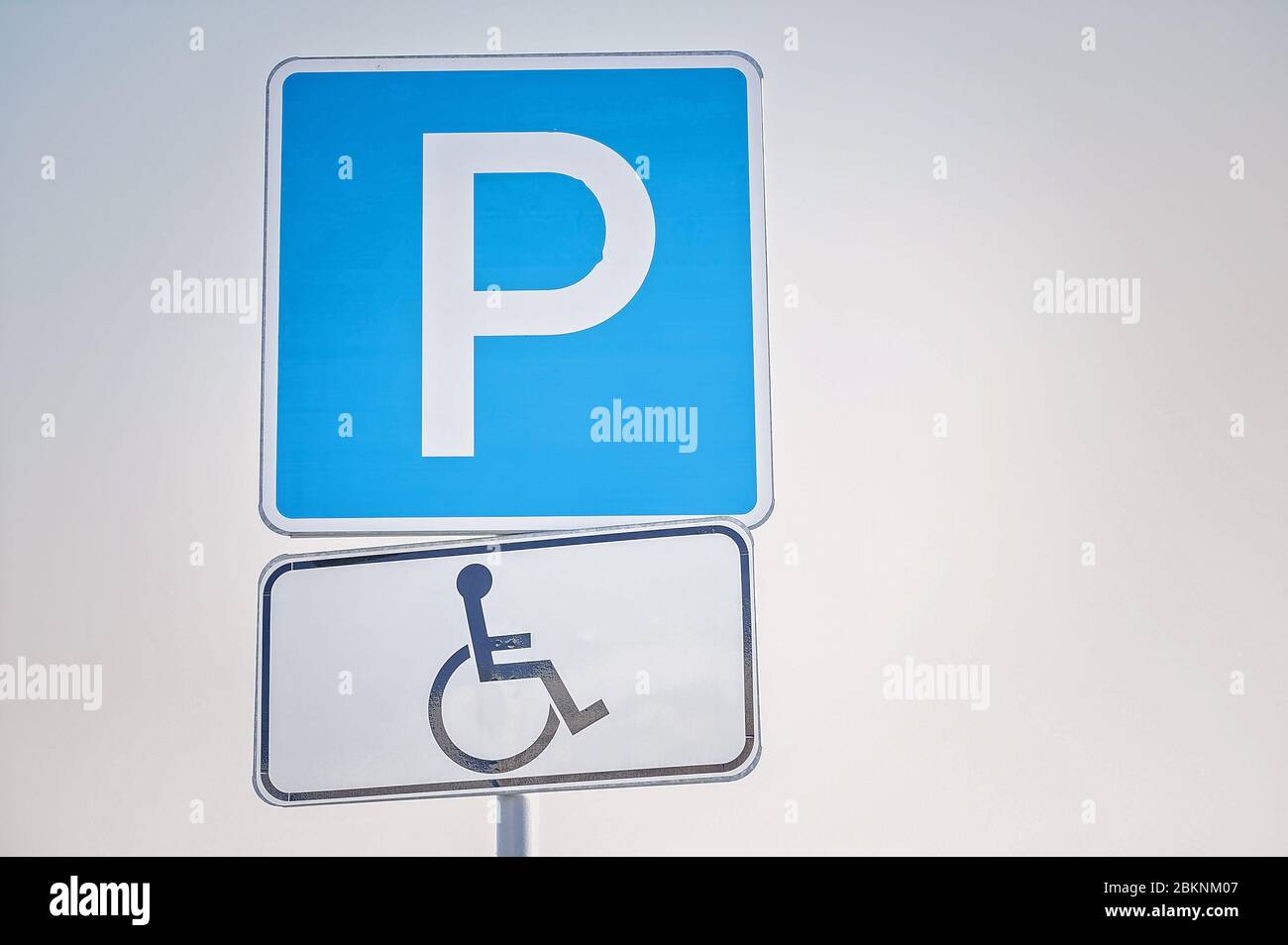 Car parking sign for people with disabilities Stock Photo - Alamy