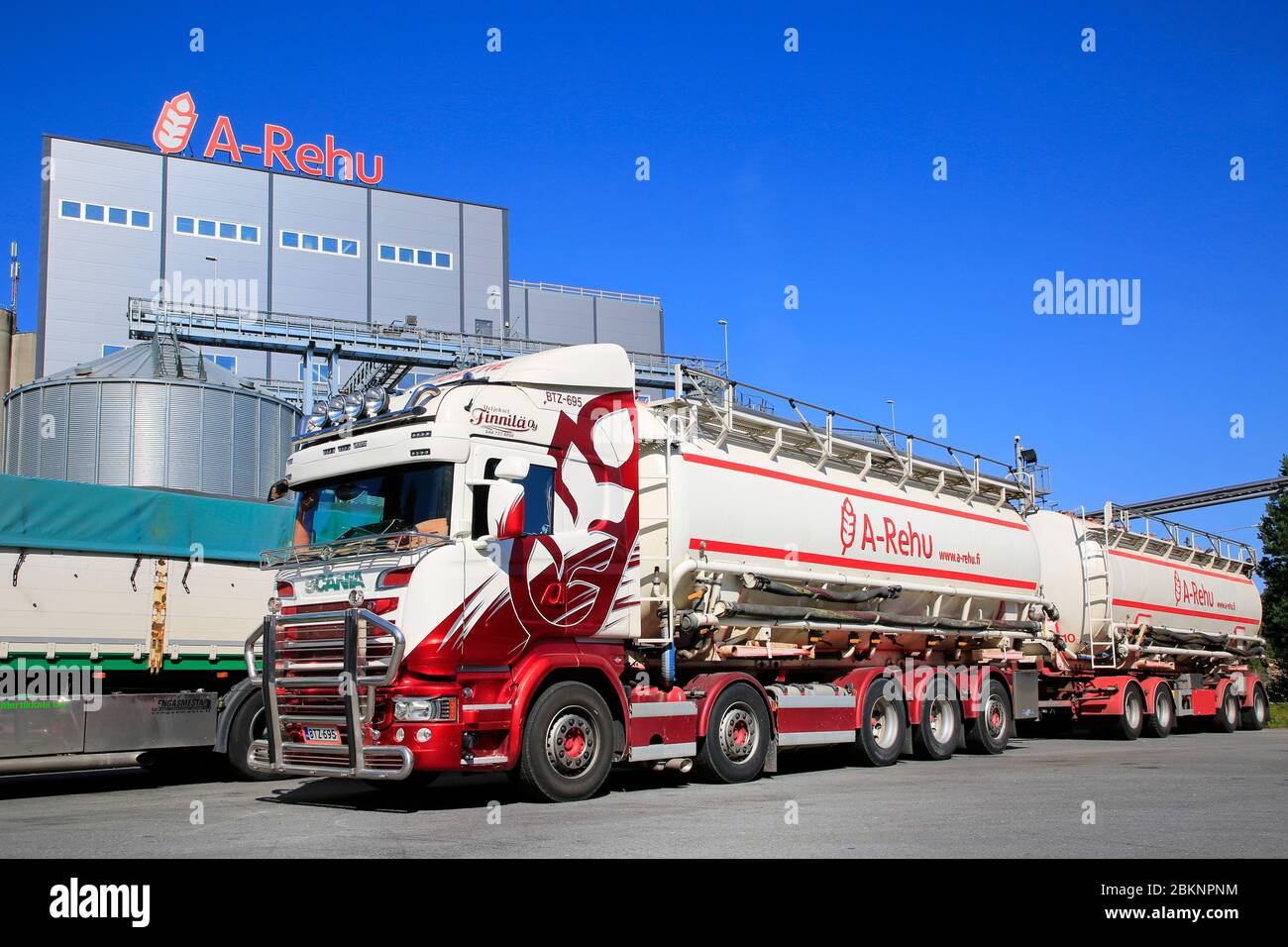 Scania feed tanker Veljekset Finnilä Oy in front of A-Rehu livestock and poultry feed plant in Koskenkorva. Ilmajoki, Finland. Aug 10, 2019. Stock Photo