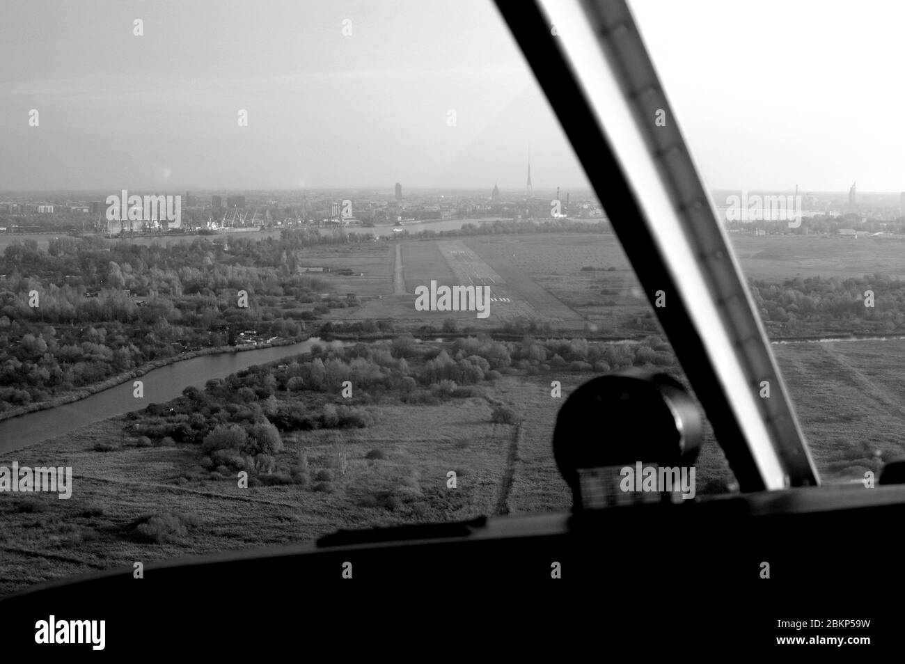 An aircraft landing gear Black and White Stock Photos & Images - Alamy