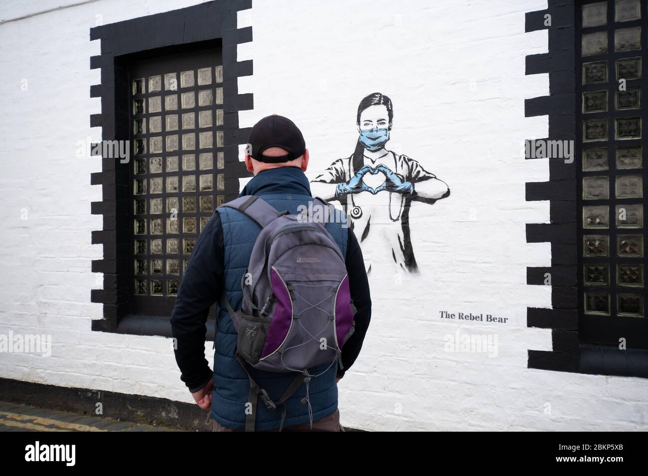 Glasgow, Scotland, UK. 5th May, 2020. A new piece of Rebel Bear COVID-19 inspired artwork appears in the West End of Glasgow Credit: Kay Roxby/Alamy Live News Stock Photo